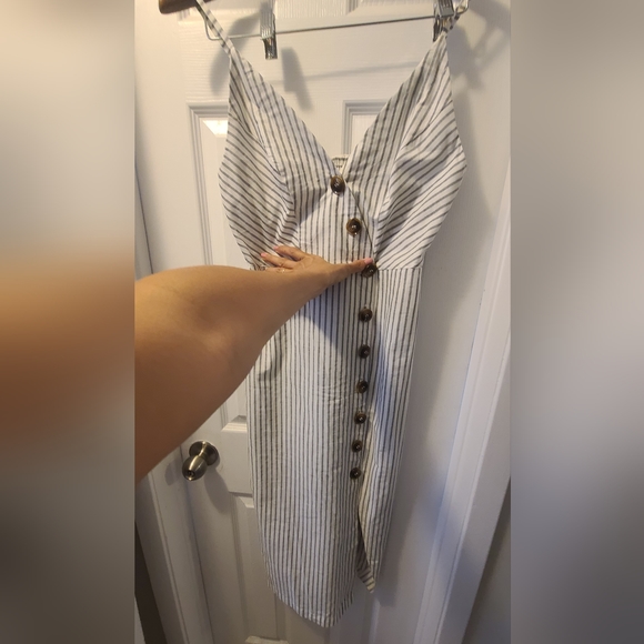 BRAND NEW Mint Limit Button Down Midi Dress in Stripe - Picture 6 of 8